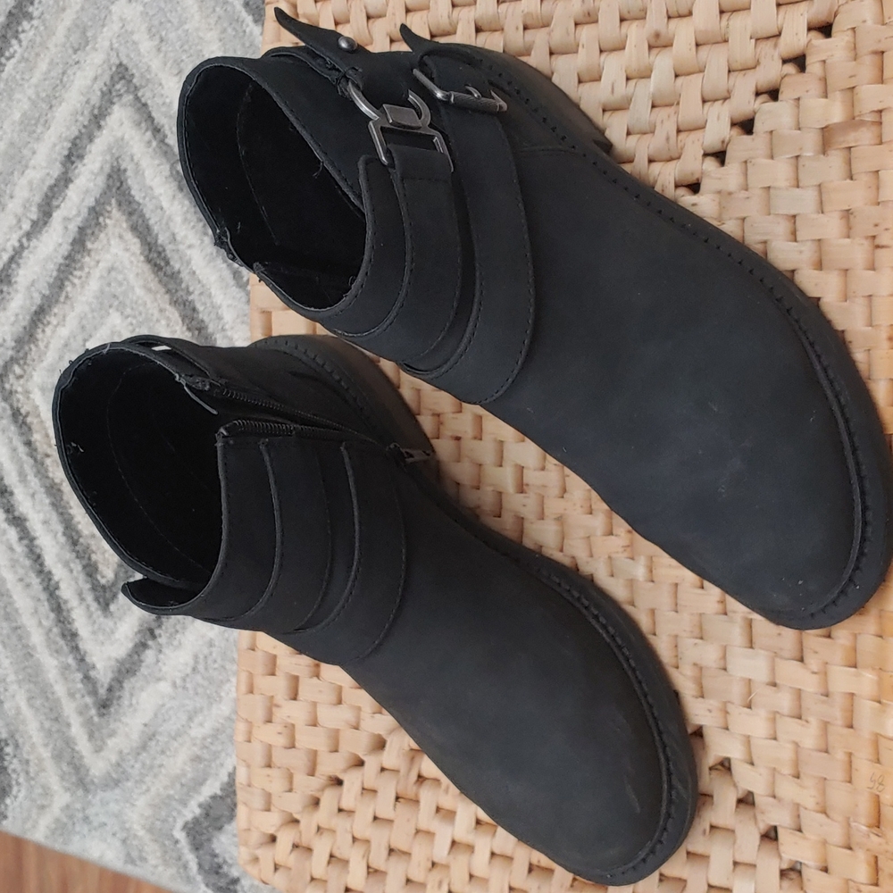 Sonoma 7M Black Ankle Boots